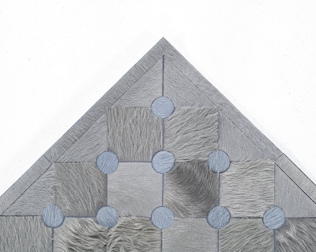 Dots / Hide Rug / 00652