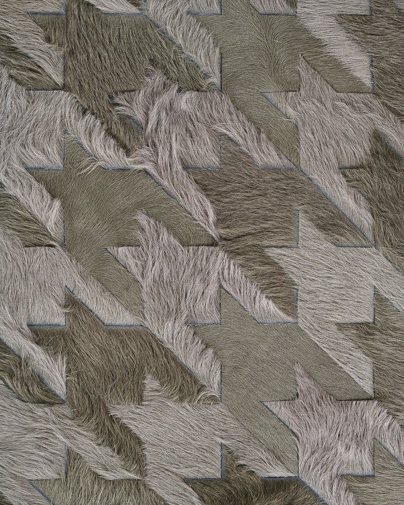 Black Dog / Hide Rug / 25707