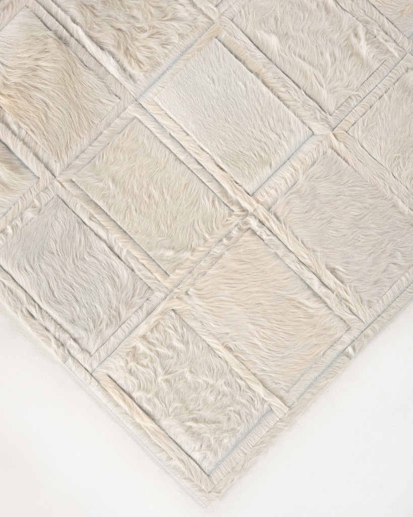 Promenade / Hide Rug / 22656