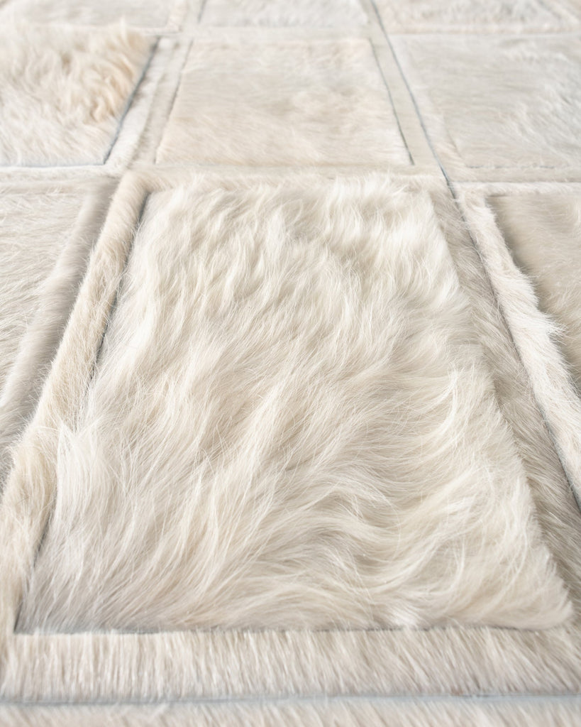 Promenade / Hide Rug / 22594
