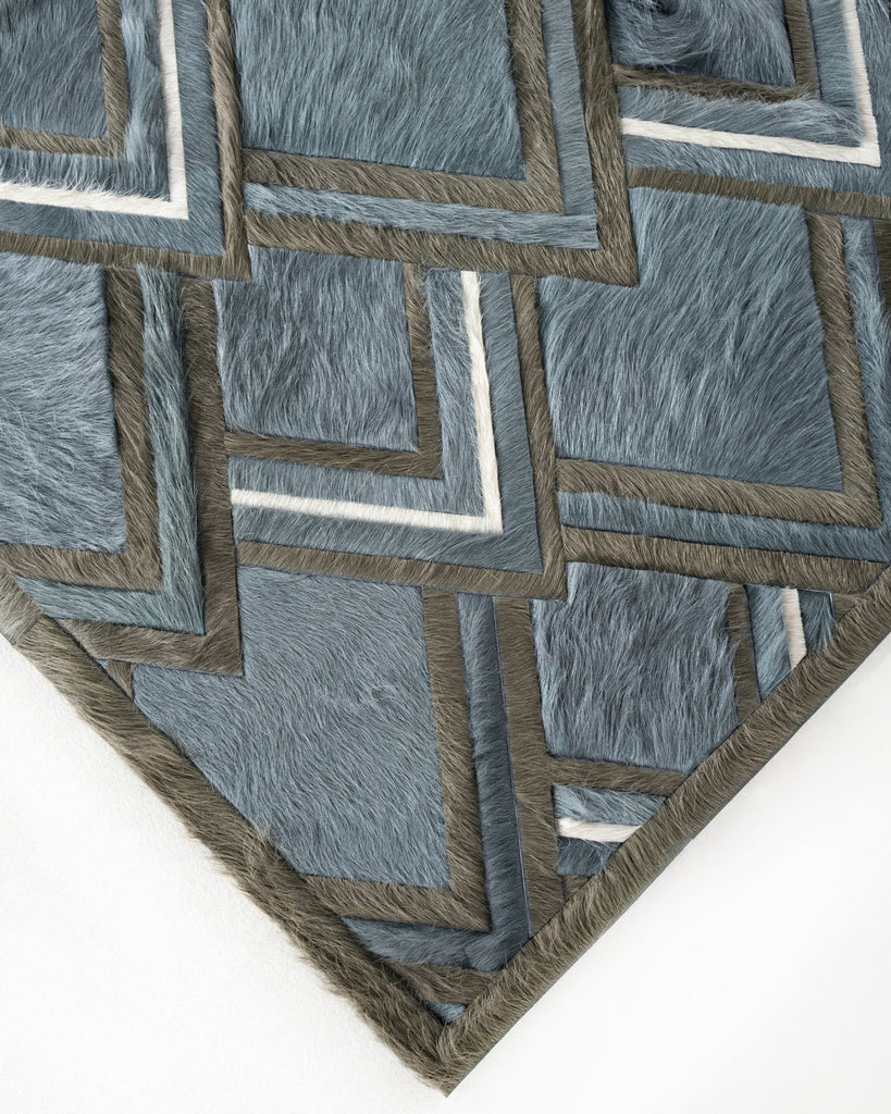 Caravan / Hide Rug / 20247