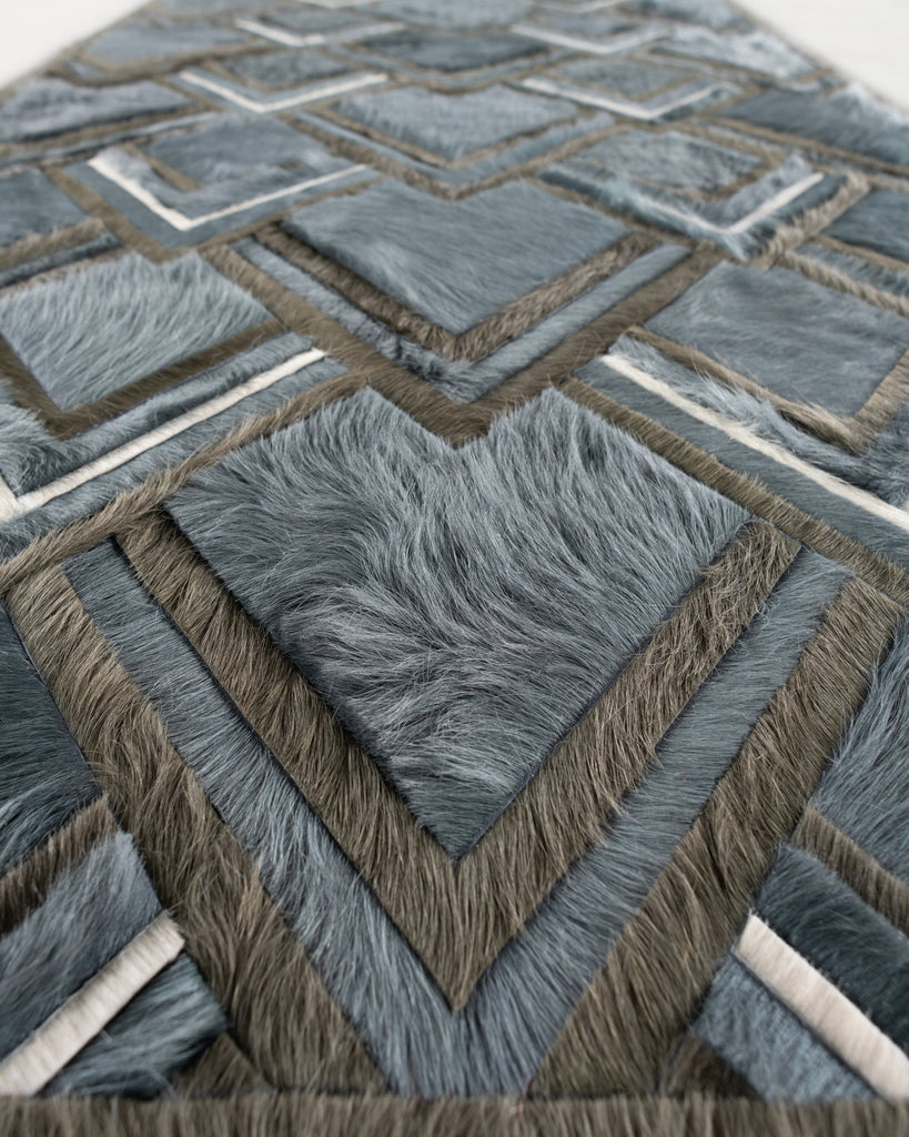 Caravan / Hide Rug / 20247