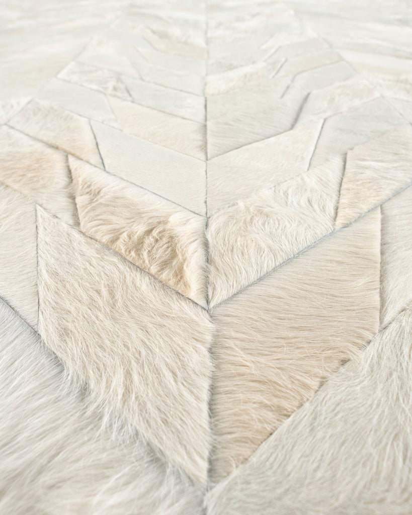 Lance / Hide Rug / 00956