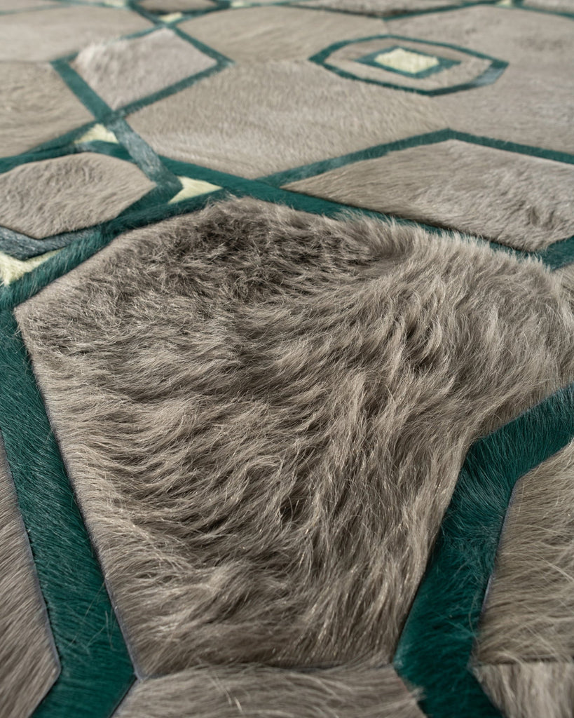 Guinevere / Hide Rug / 20435