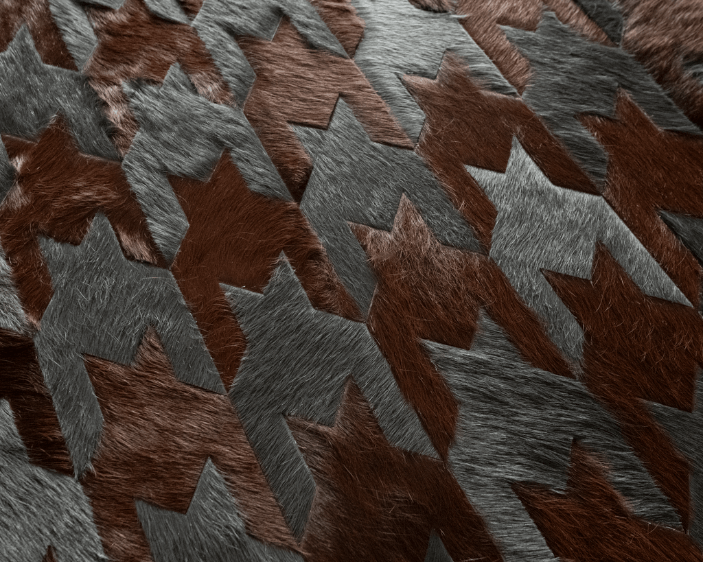 Black Dog / Hide Rug / 24155