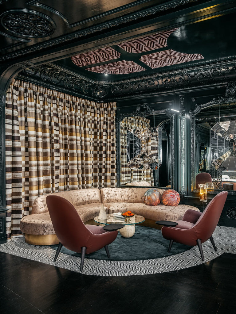 Applegate Tran Interiors / Custom / Lounge