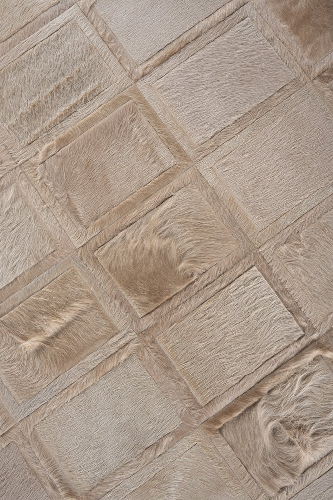 Promenade / Hide Rug / 15574