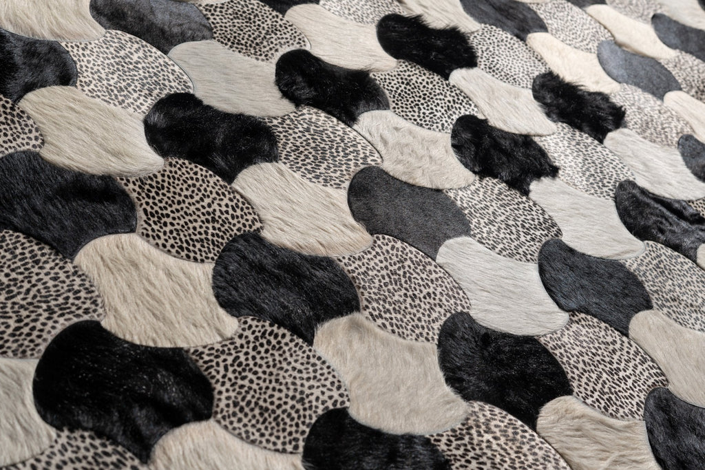 Leigh / Hide Rug / 14604