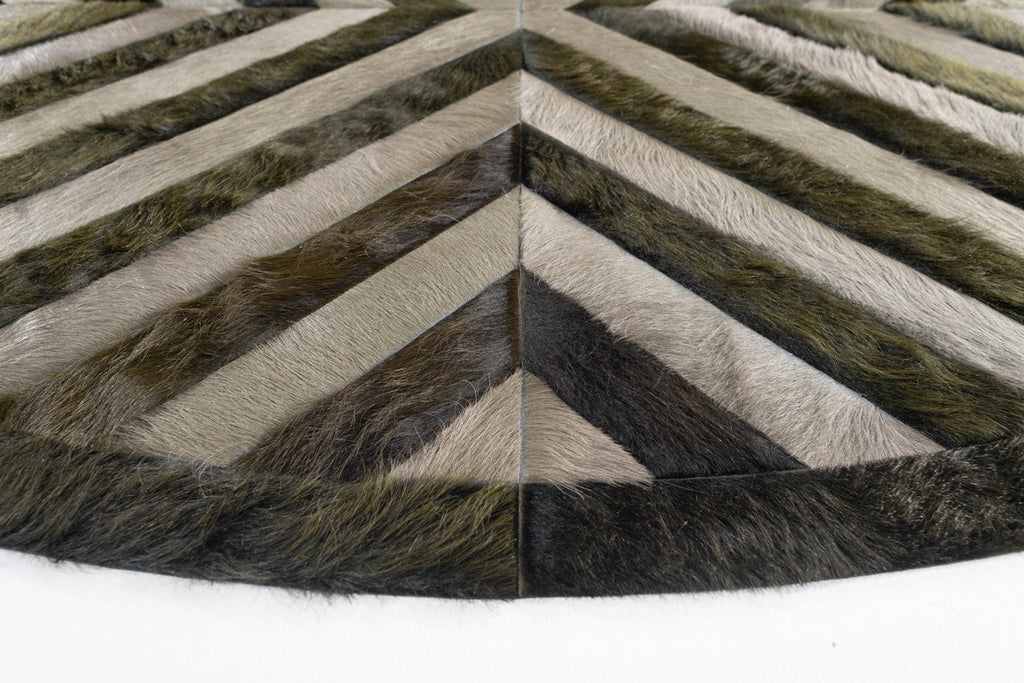 Ricochet / Hide Rug / 15724