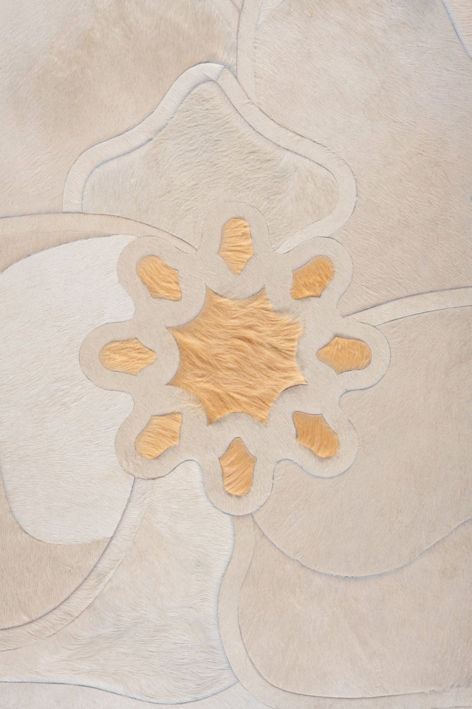 Magnolia / Hide Rug / 16028