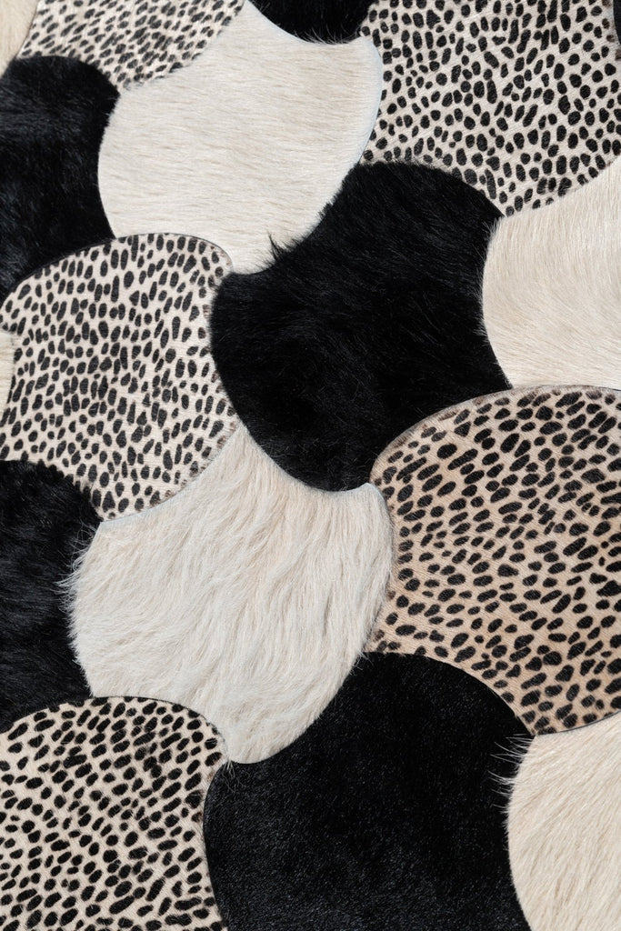 Leigh / Hide Rug / 14604
