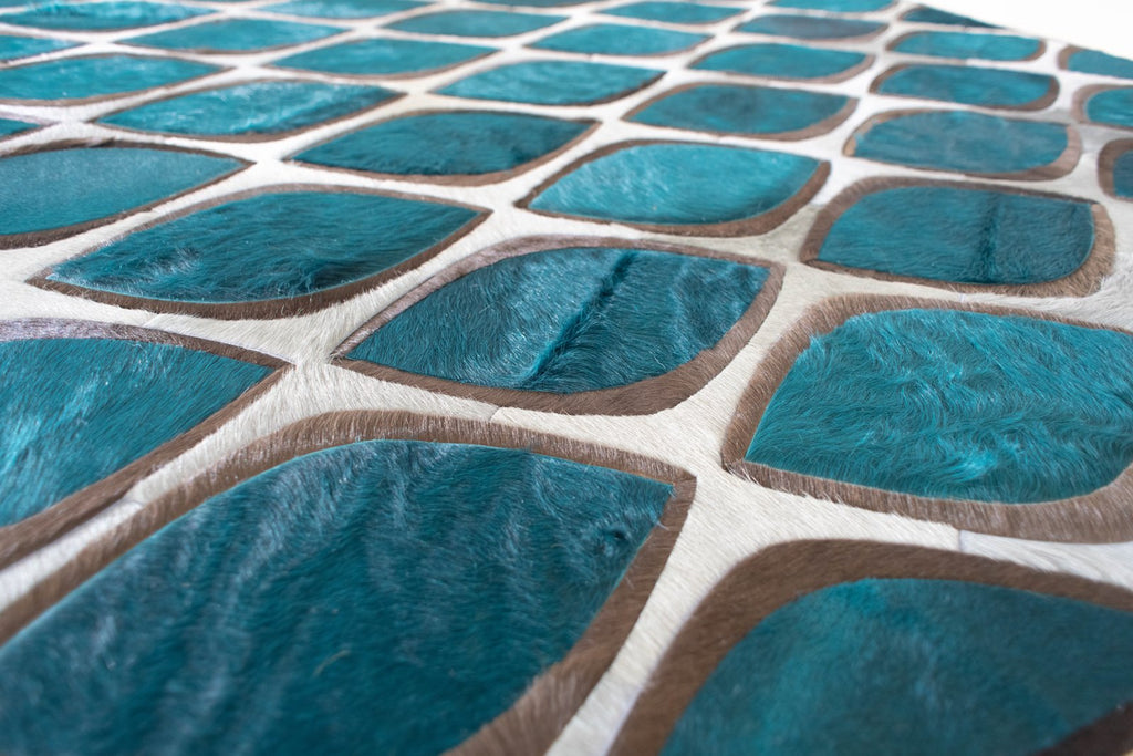 Flaunt / Hide Rug / 15336