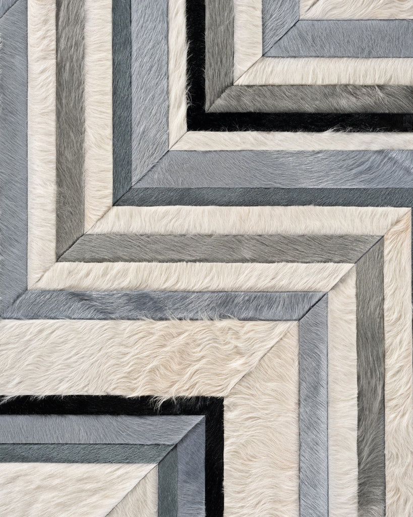 Custom / Hide Rug / 18381