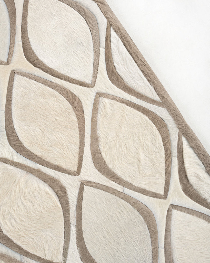 Flaunt / Hide Rug / 18029