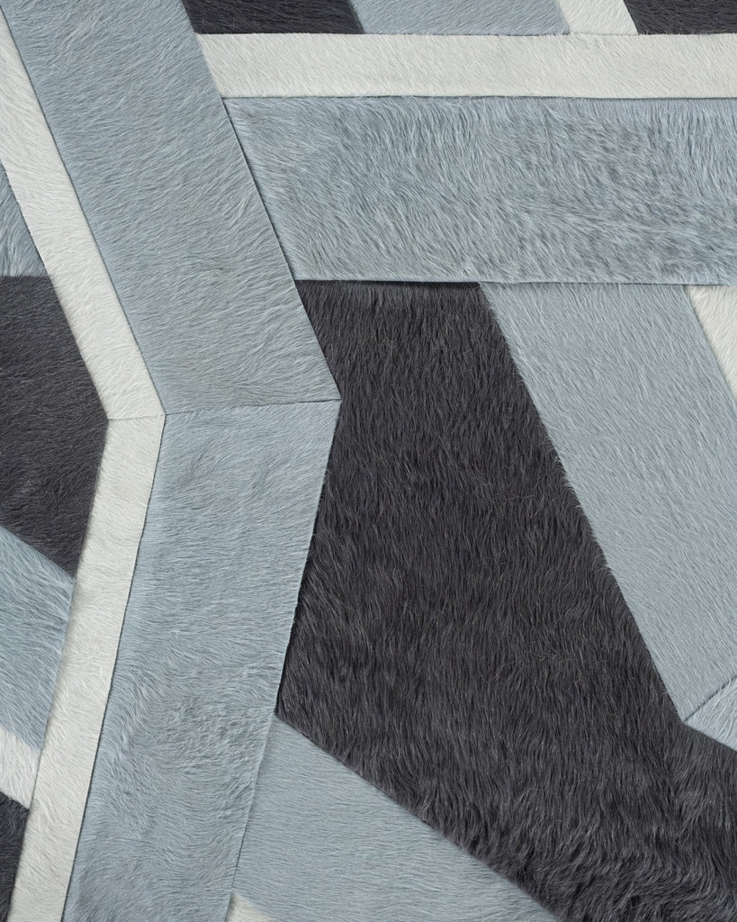Vertigo / Hide Rug / 21498