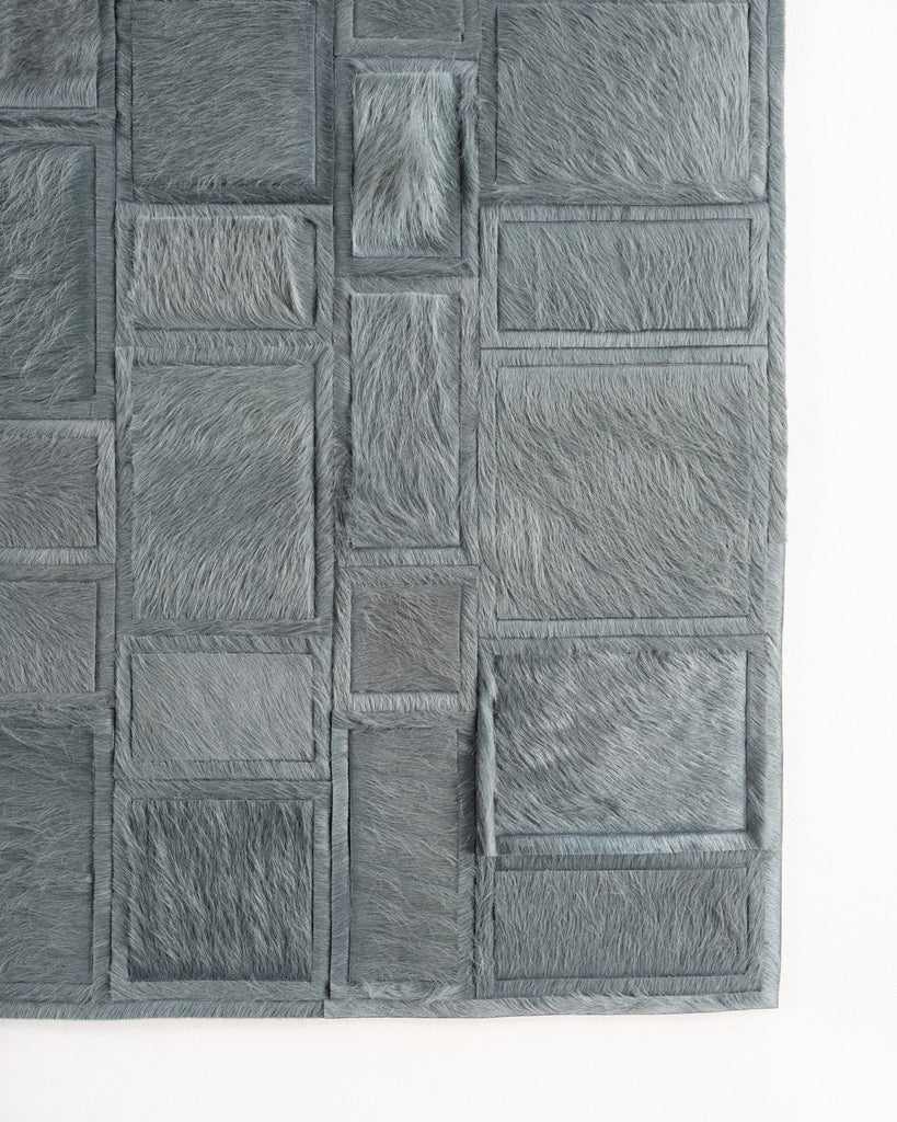 Confusion / Hide Rug / 18575