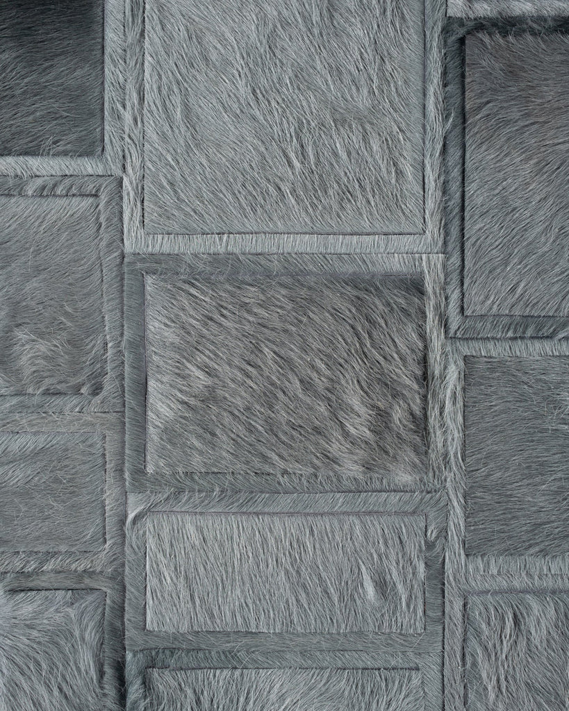 Confusion / Hide Rug / 18575