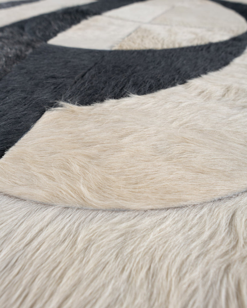 Luna / Hide Rug / 17374