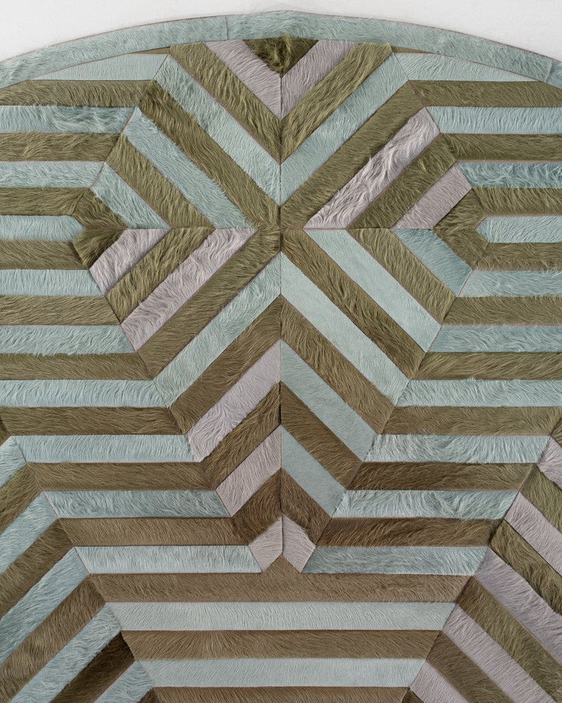 Rebel / Hide Rug / 18836