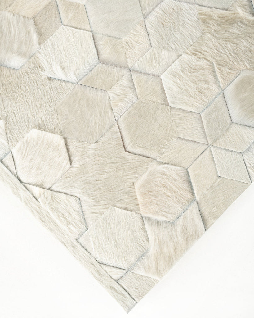 Carousel / Hide Rug / 18237