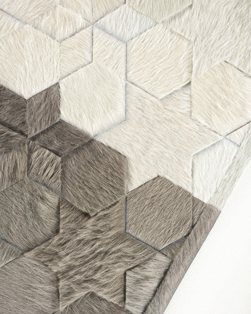 Carousel / Hide Rug / 18237