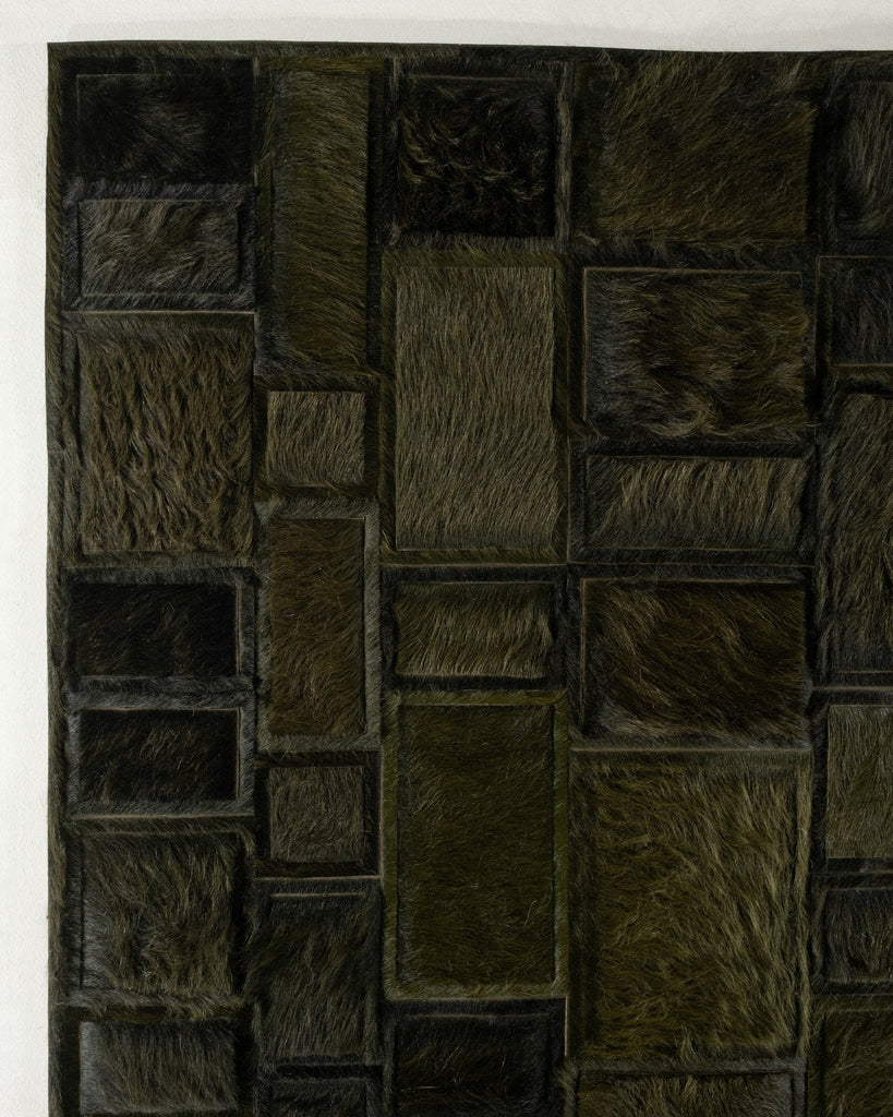 Confusion / Hide Rug / 17067