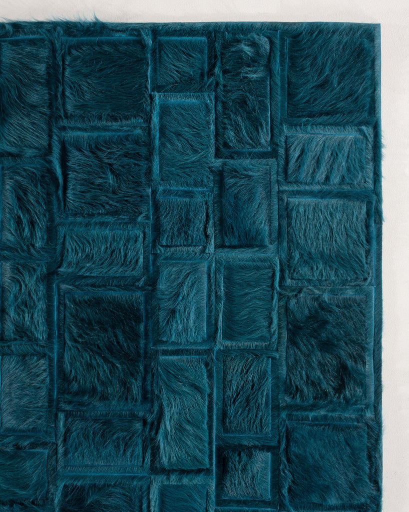 Confusion / Hide Rug / 09901