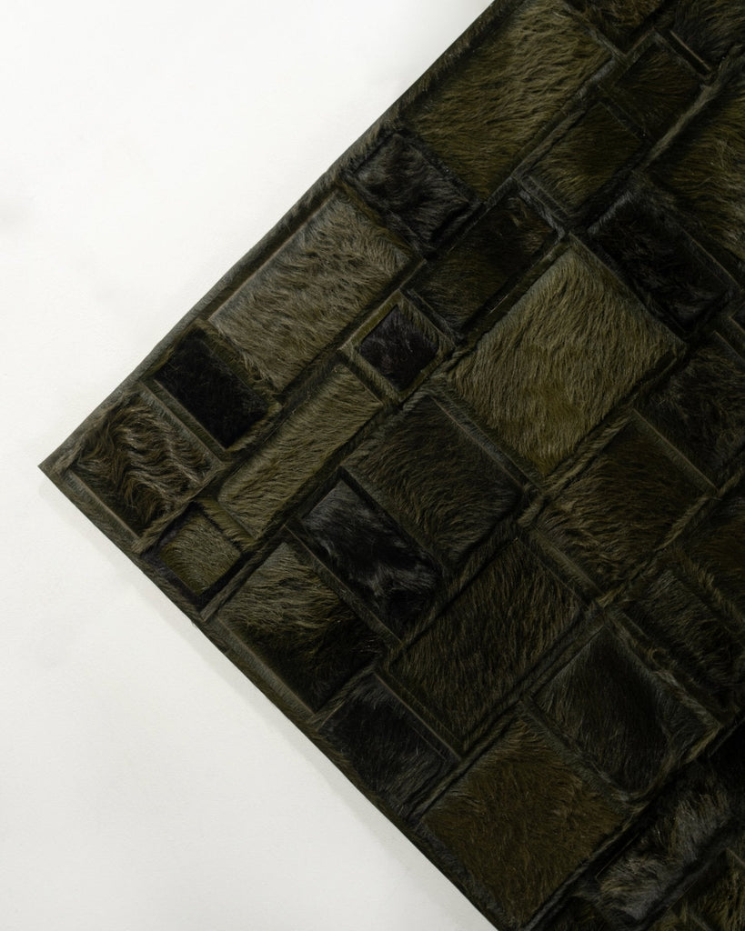 Confusion / Hide Rug / 17067