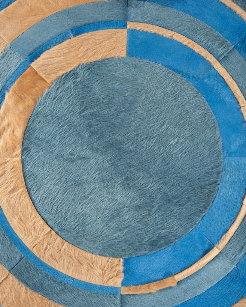 Moderne / Hide Rug / 17807