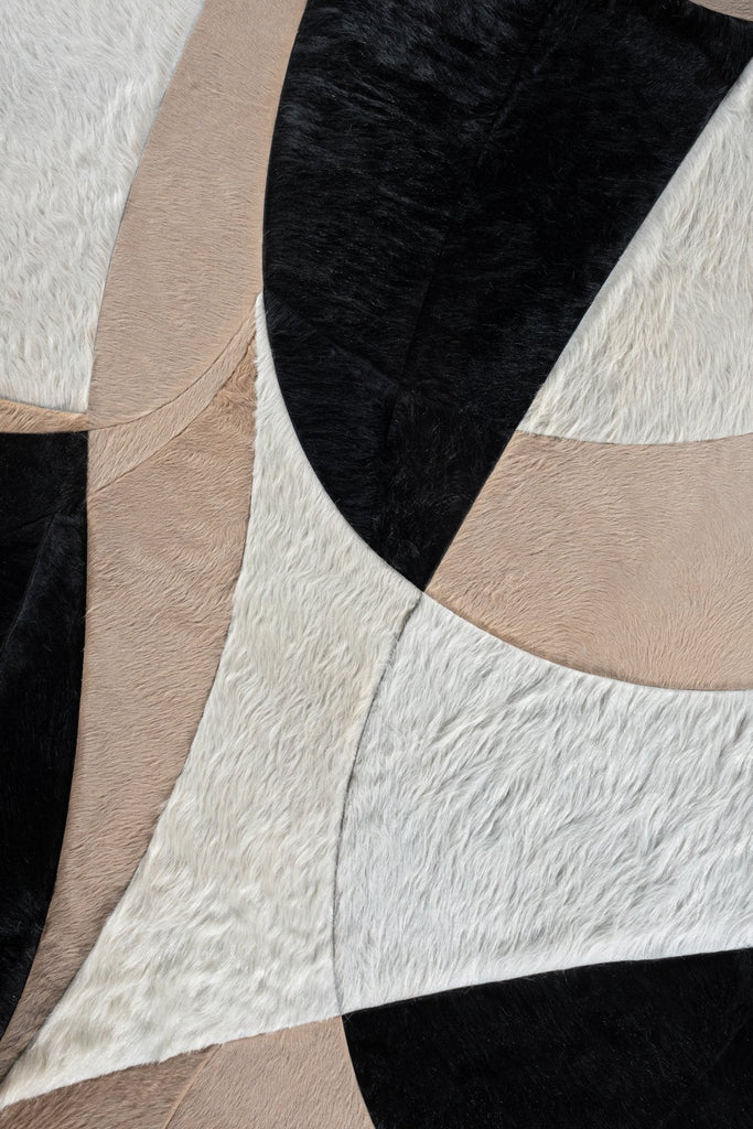 Luna / Hide Rug / 16253