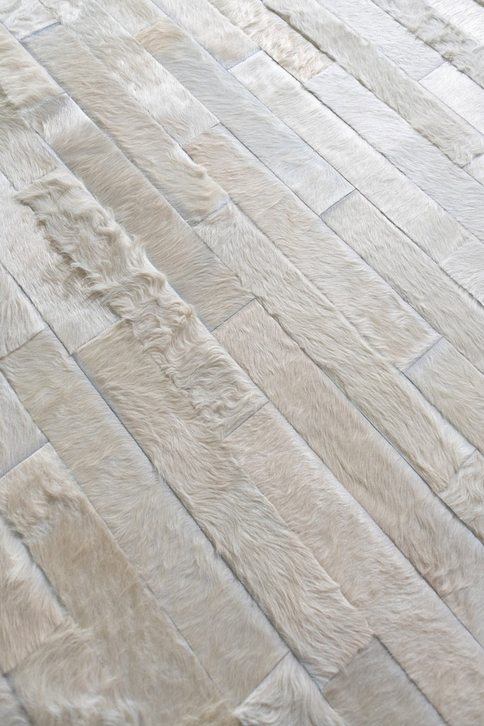 Borderline / Hide Rug / 15416