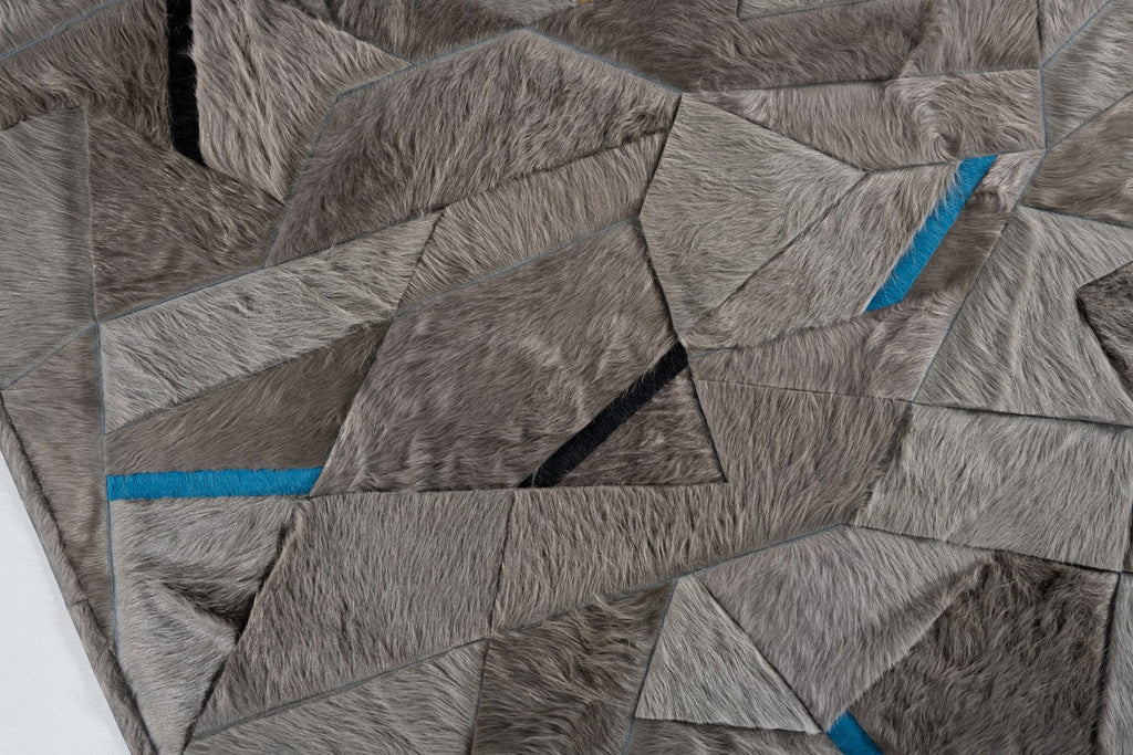 Broken / Hide Rug / 16216