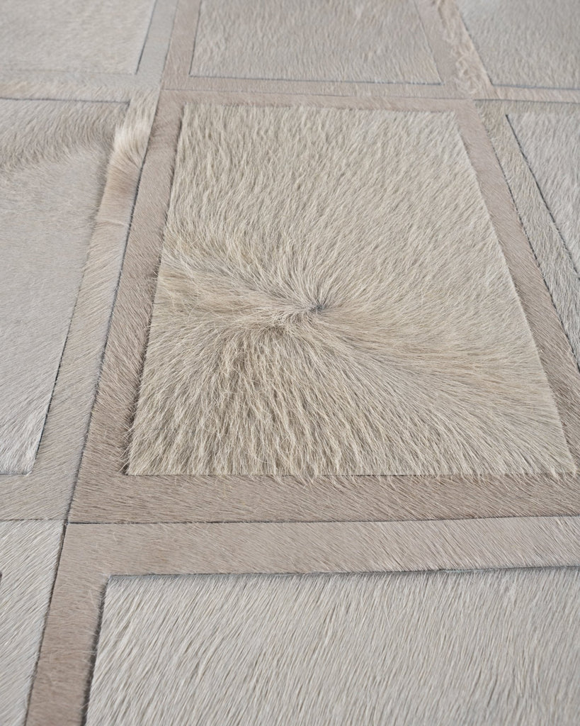 Promenade / Hide Rug / 17273