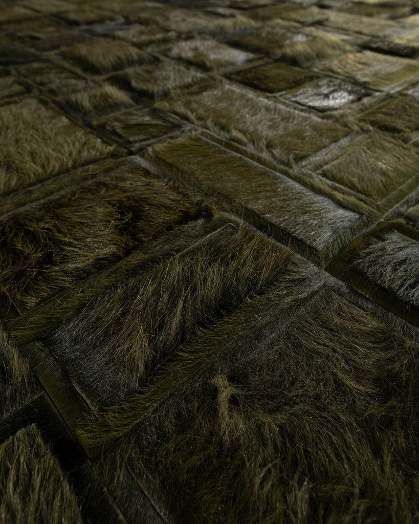 Confusion / Hide Rug / 17067