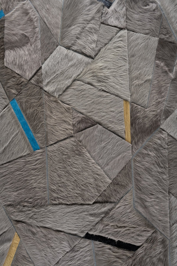 Broken / Hide Rug / 16216
