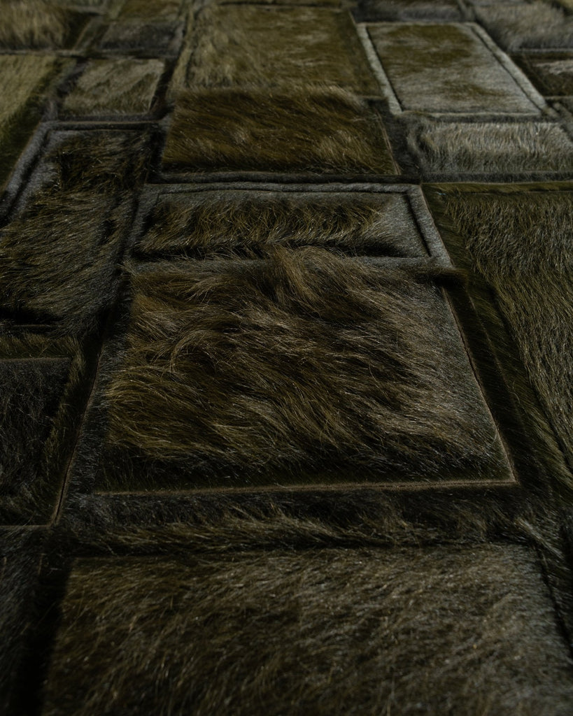 Confusion / Hide Rug / 17067