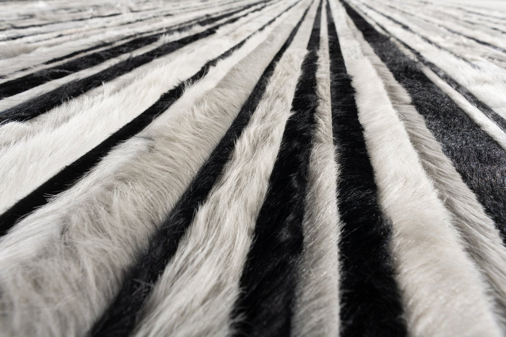 Jet Stream / Hide Rug / 15978
