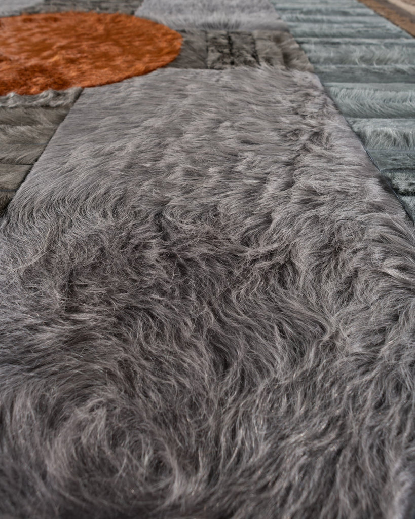 Atlas / Hide Rug / 22584