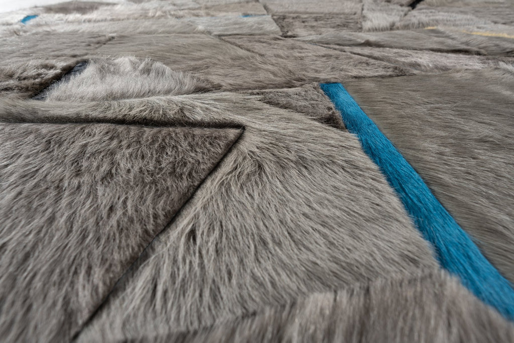 Broken / Hide Rug / 16216