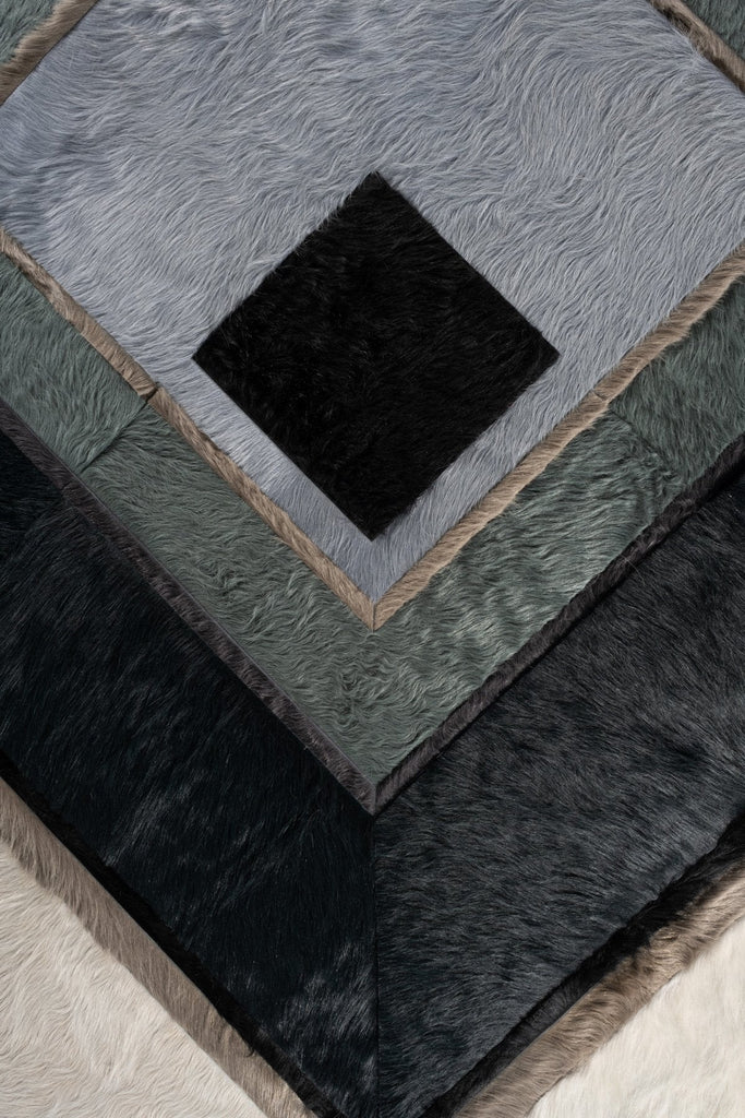 Custom / Hide Rug / 16719