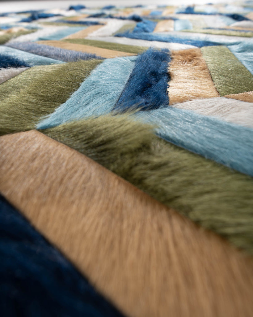 Mr. Crowley / Hide Rug / 17141