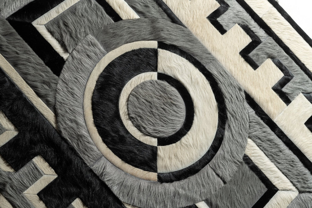 Moderne / Hide Rug / 13688