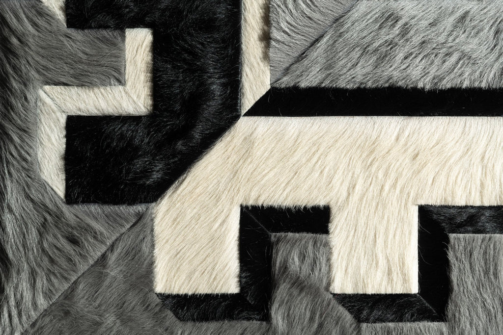 Moderne / Hide Rug / 13688