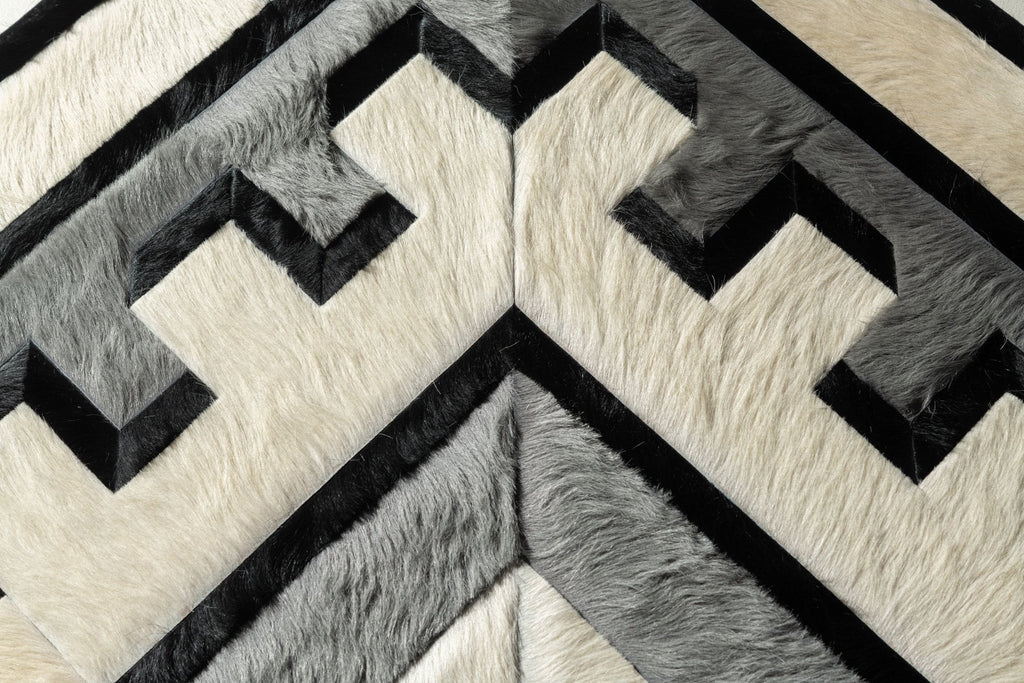 Moderne / Hide Rug / 13688