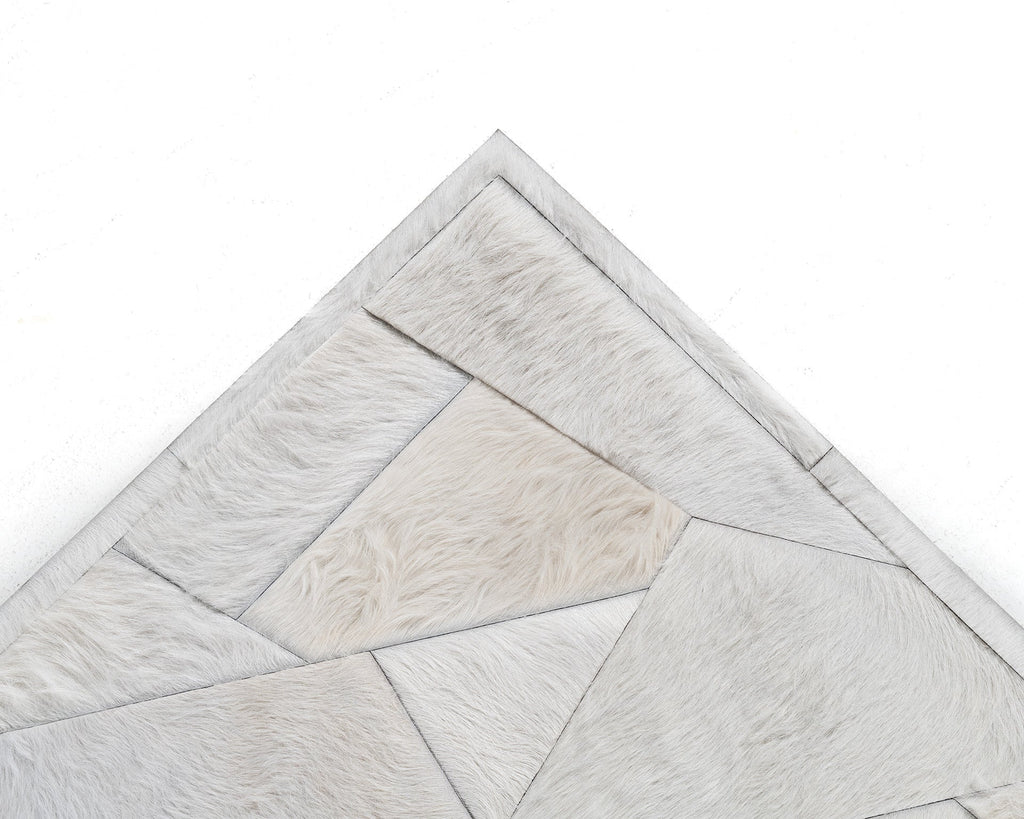 Broken / 13ft 2in x 14ft 6in / 00613