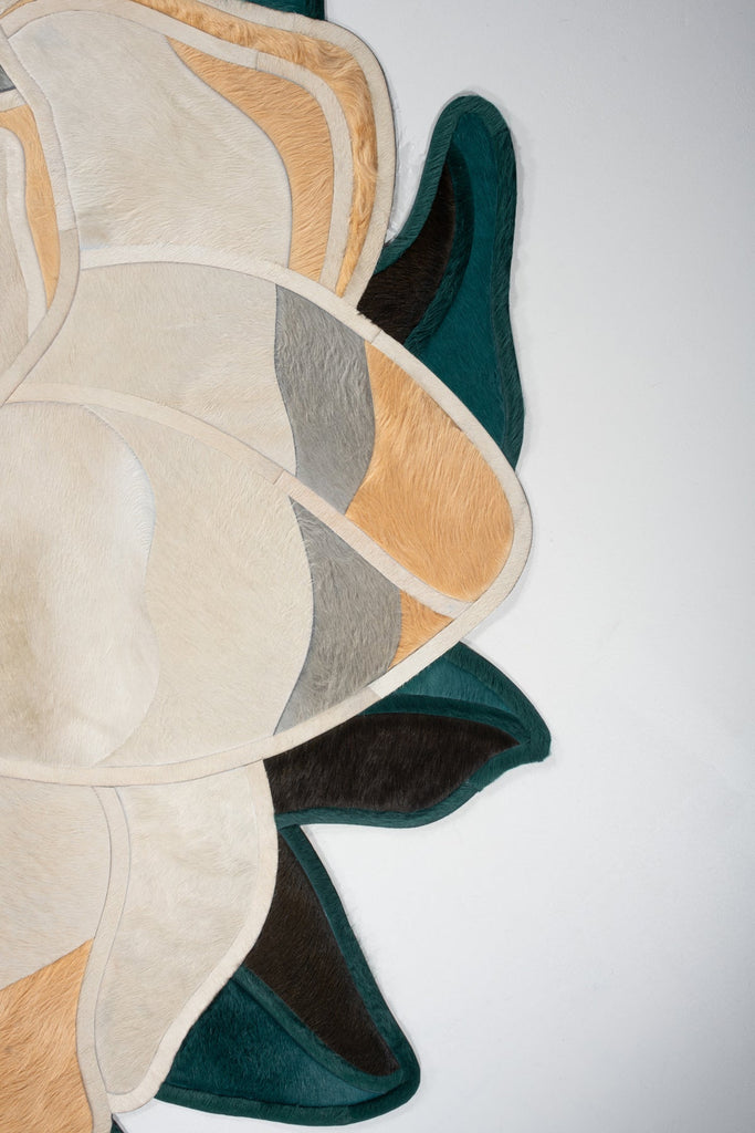 Magnolia / Hide Rug / 16028