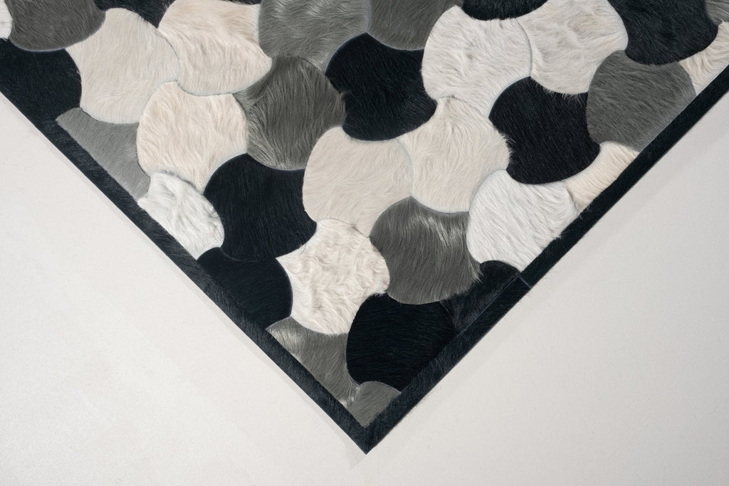 Leigh / Hide Rug / 15896