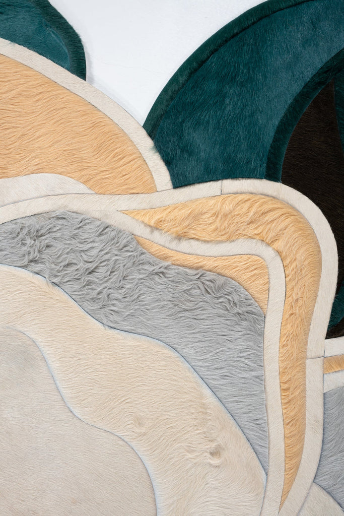 Magnolia / Hide Rug / 16028