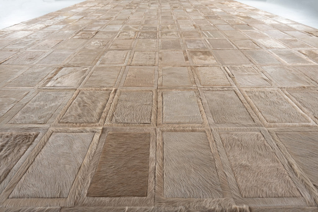 Promenade / Hide Rug / 15574