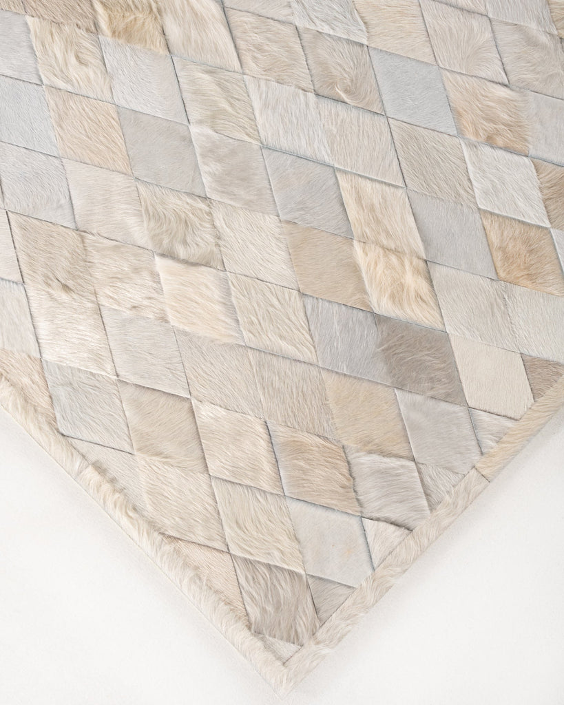 Diamonds / Hide Rug / 20049